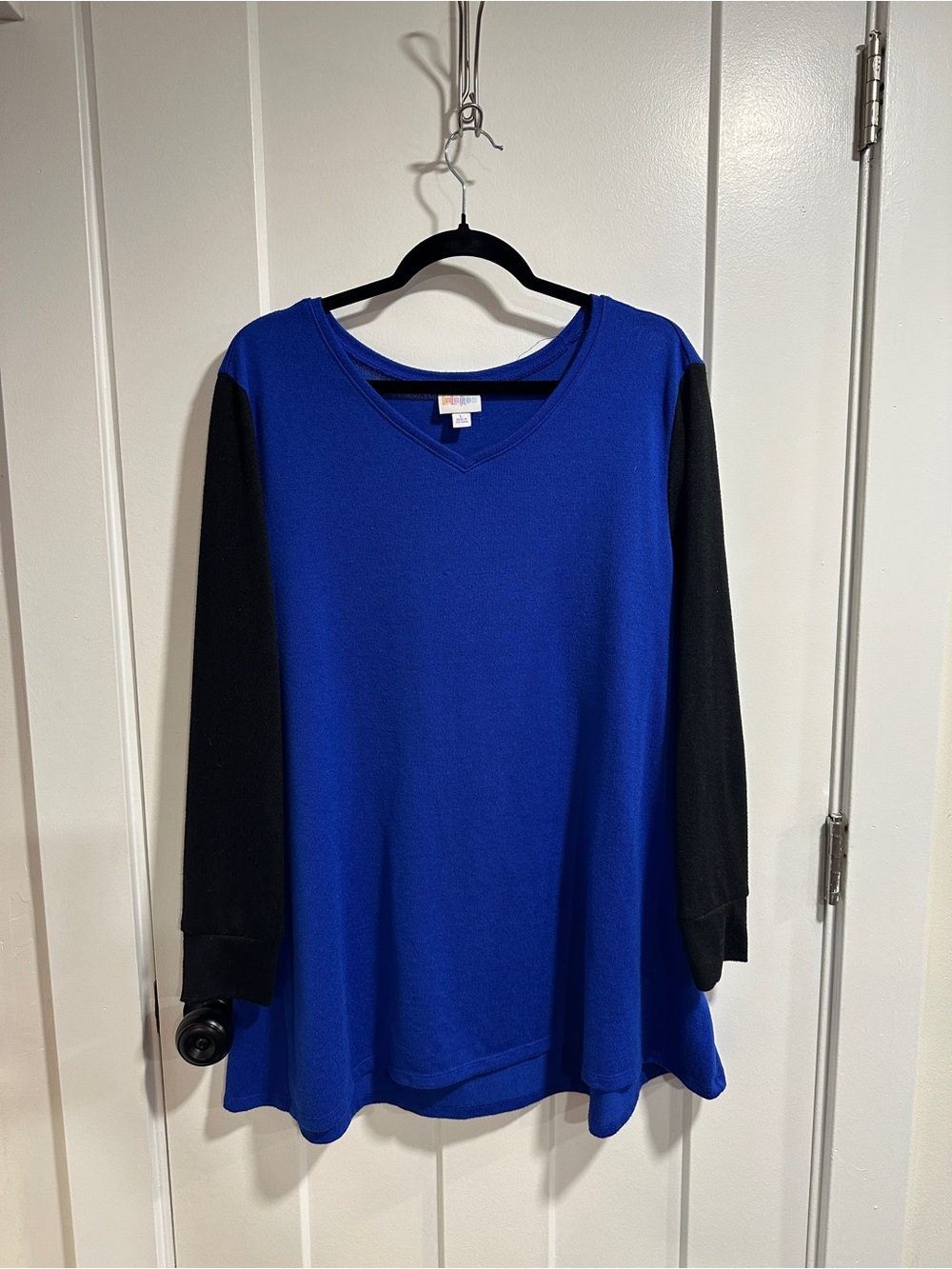 LuLaRoe Royal Blue V-Neck Tunic with Black Sleeves